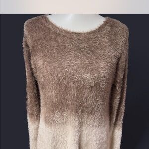 Easel S/M Fuzzy Brown and Cream Extremely Soft Sweater